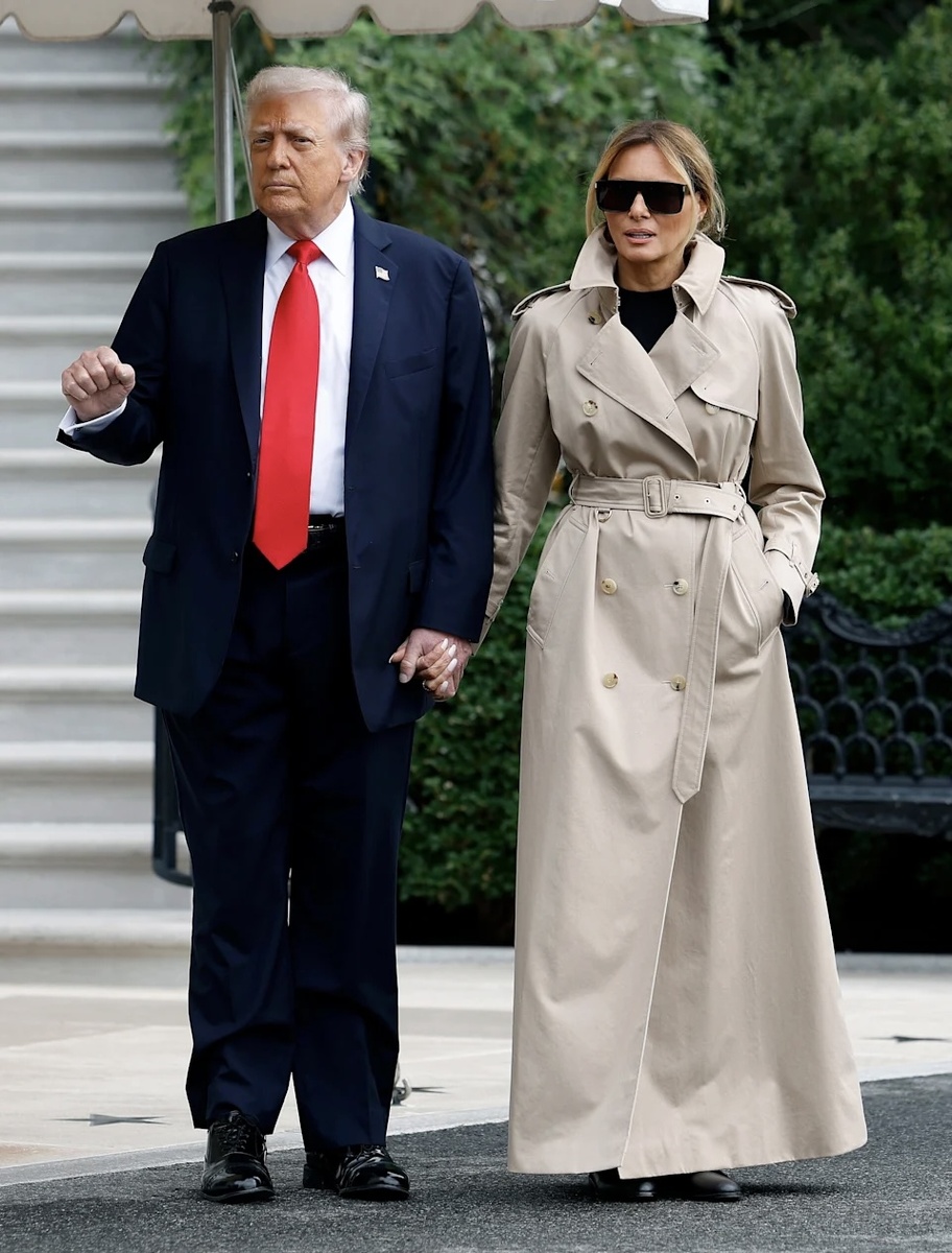 Плащ Берберри в пол. Фотография из открытого источника. 