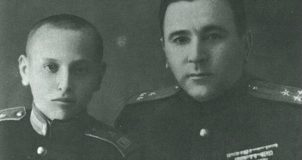 Суворовец Юра Власов с отцом 