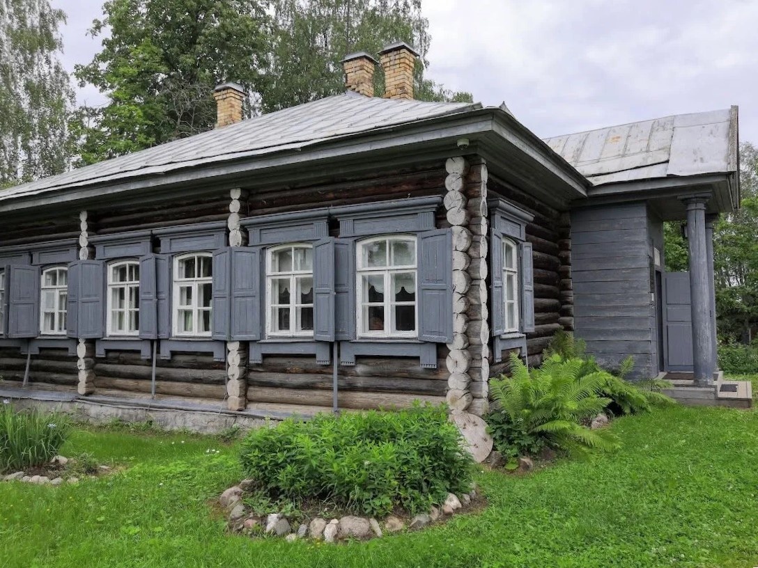 Усадебный дом