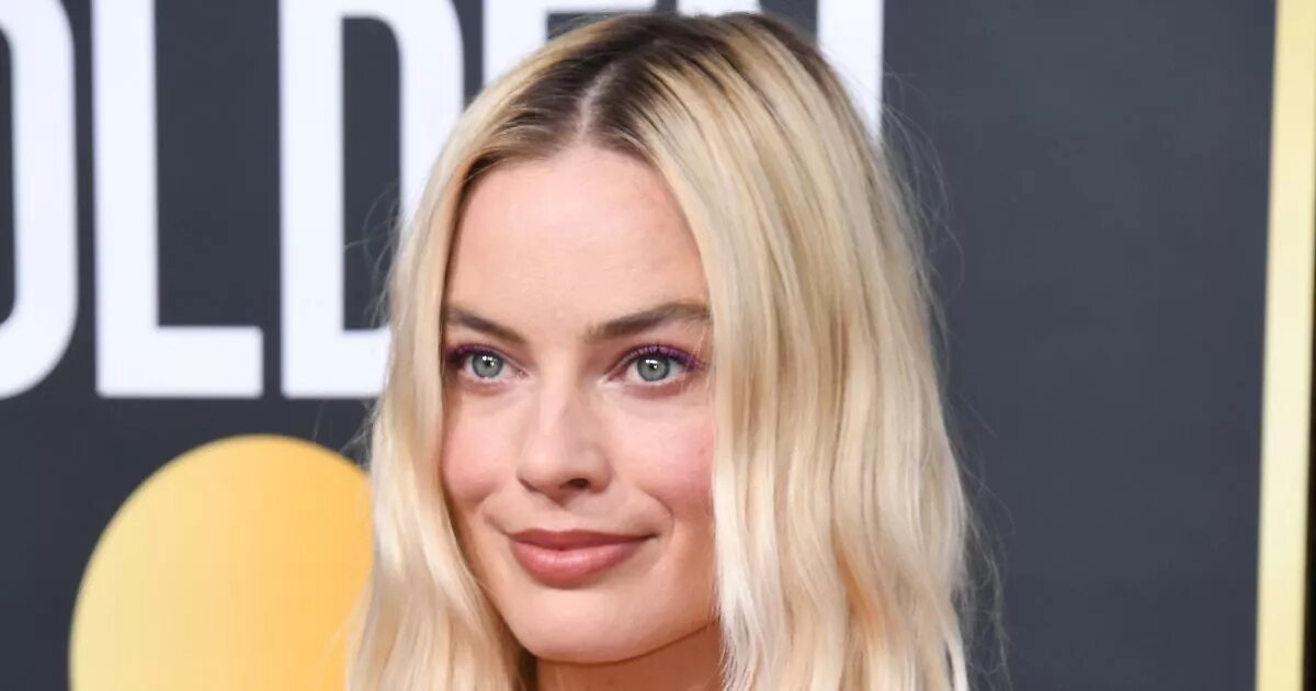 https://i2-prod.mirror.co.uk/incoming/article21242388.ece/ALTERNATES/s1200/2_77th-Annual-Golden-Globe-Awards-Arrivals.jpg