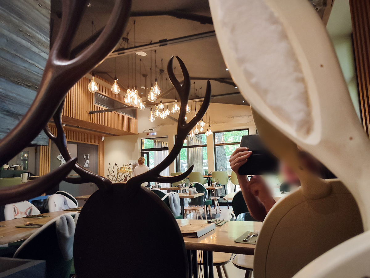 Внутри ресторана