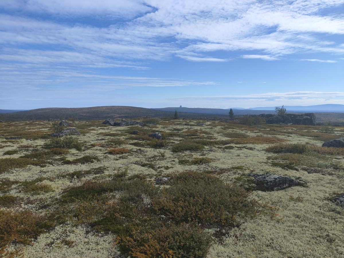 Вид с горы Комариная на восток на дом Циклопа