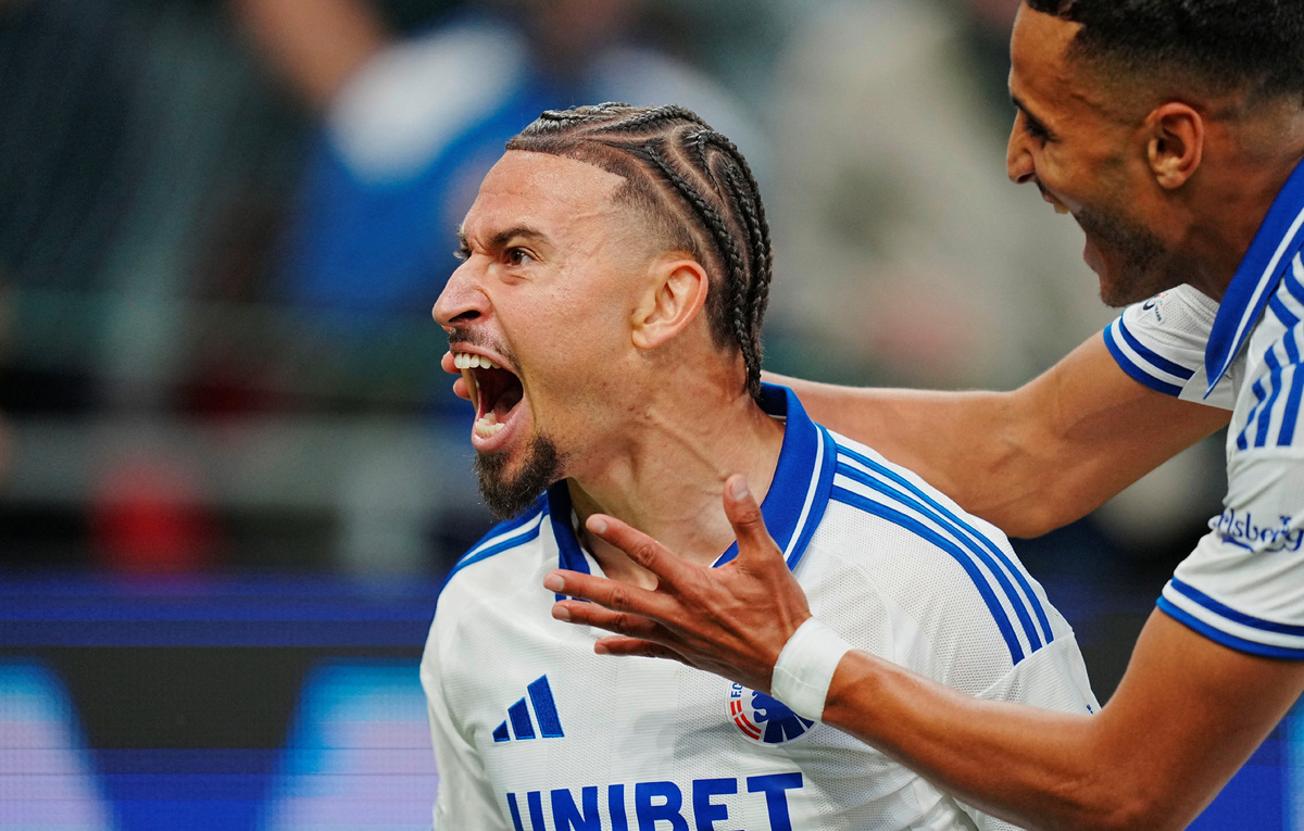    Нападающий "Копенгагена" Джордан Ларссон  Liselotte Sabroe/Ritzau Scanpix via REUTERS