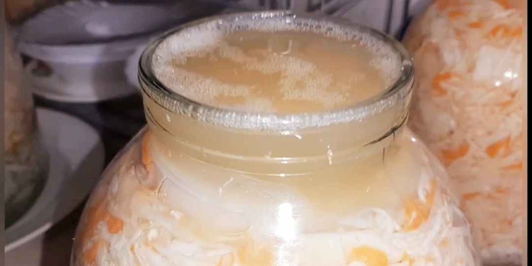 Хрустящая квашеная капуста в рассоле