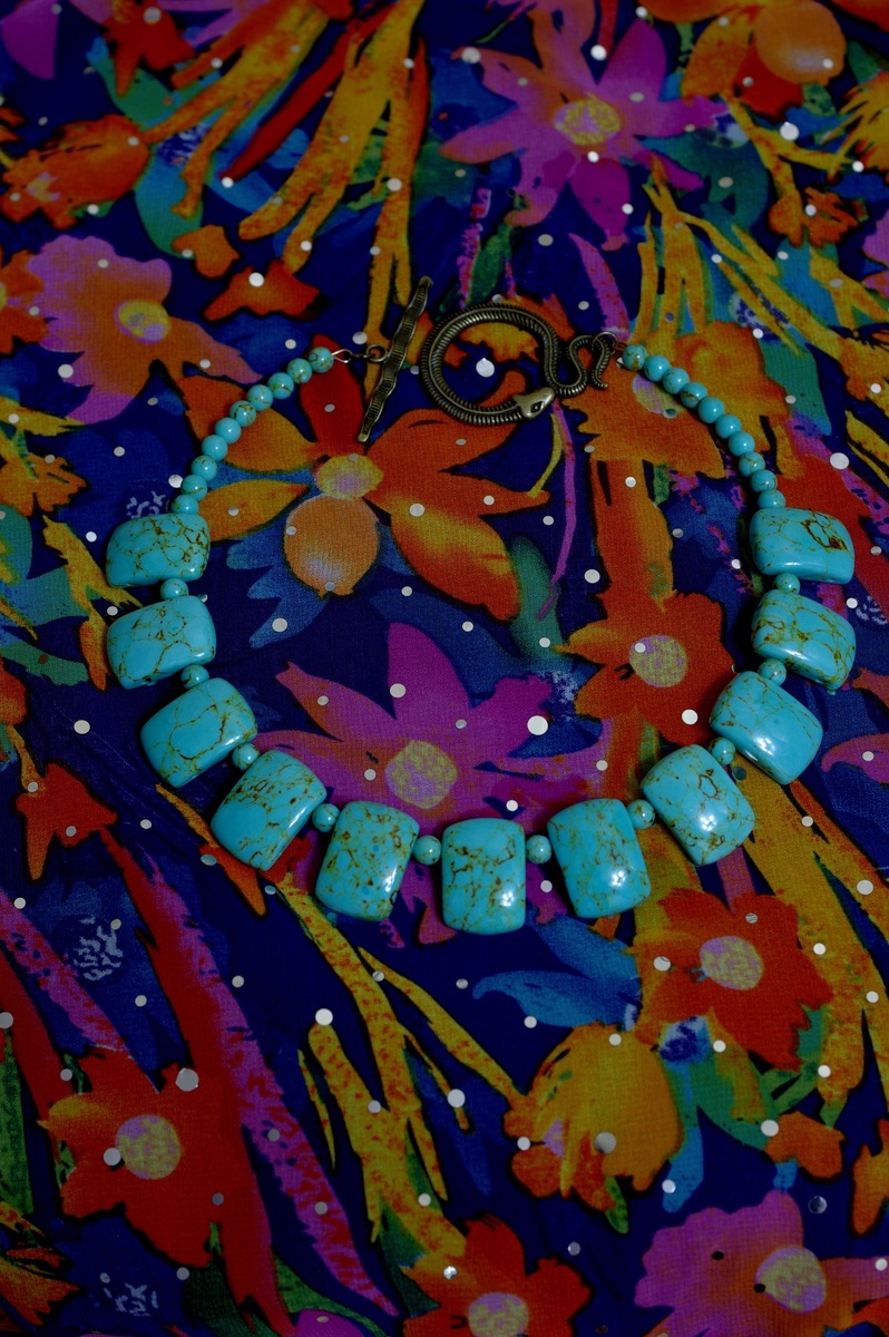 Колье из имитации бирюзы