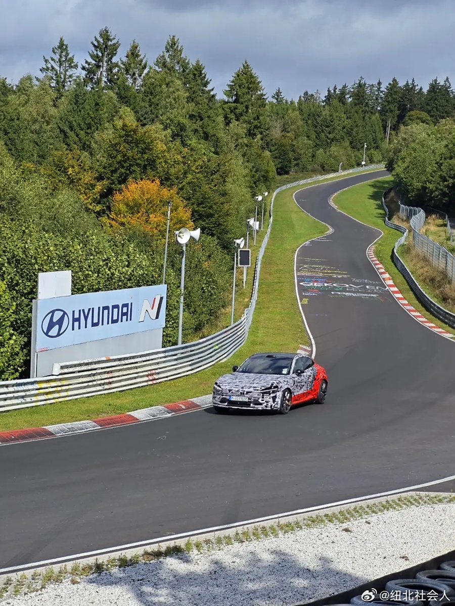    «Заряженную» версию Xiaomi YU7 заметили на трассе Нюрбургринга