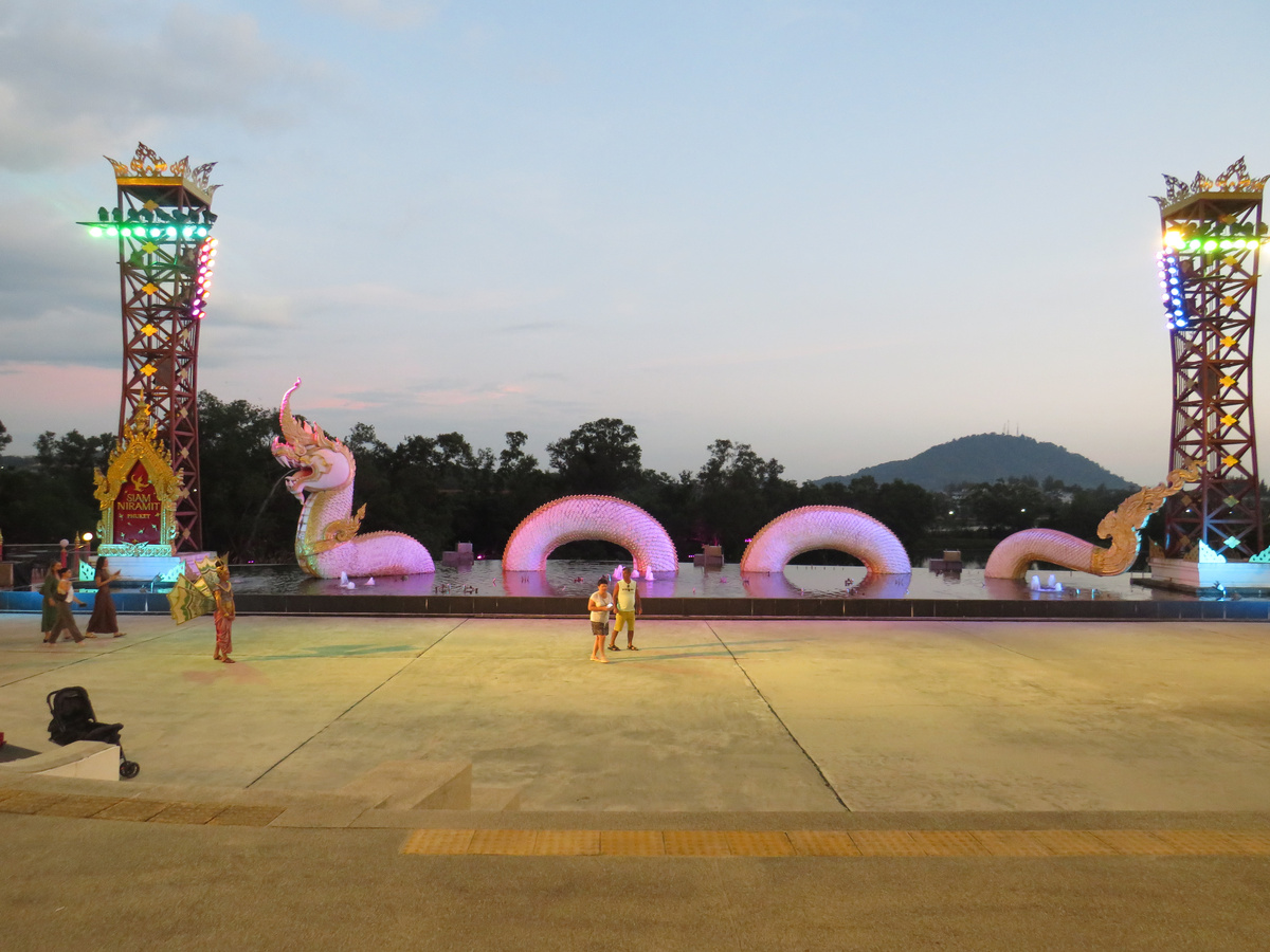 Территория шоу Siam Niramit на Пхукете