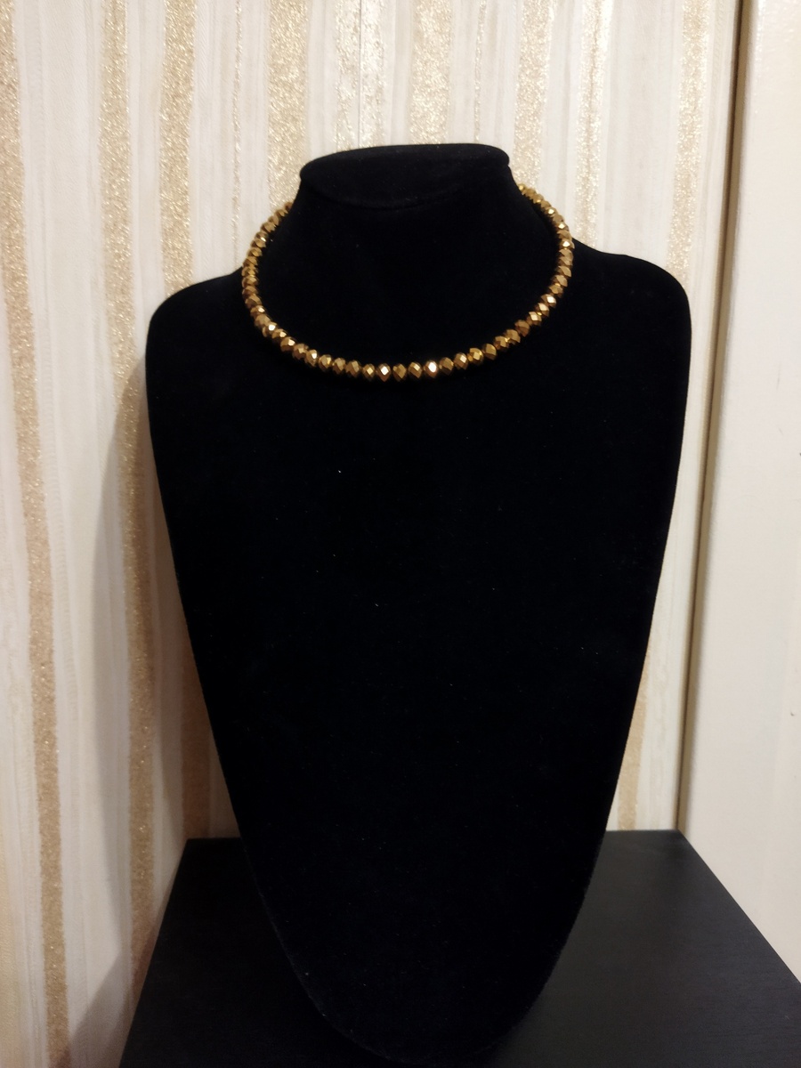 Золотистый чокер