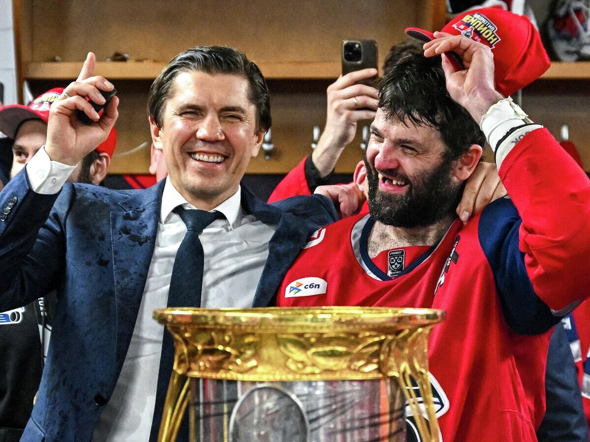     Игорь Никитин и Александр Радулов© РИА Новости / Сергей Бобылев