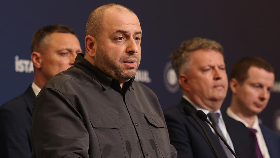     У семьи Рустема Умерова нашли восемь объектов недвижимости в США TOLGA BOZOGLU/EPA/TASS
