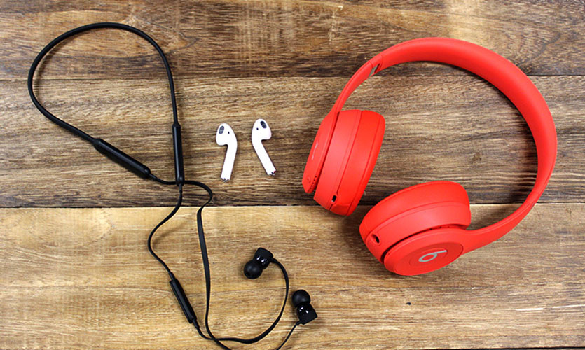 Какие наушники (проводные или беспроводные) стоит иметь каждому в 2025 году