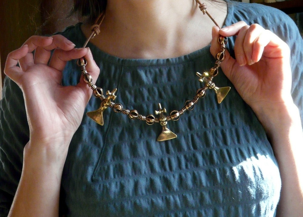 Ожерелье с симургами – царями всех птиц из иранской мифологии. Фигурки – точные копии симургов III века до нашей эры. Реконструкция LOM.