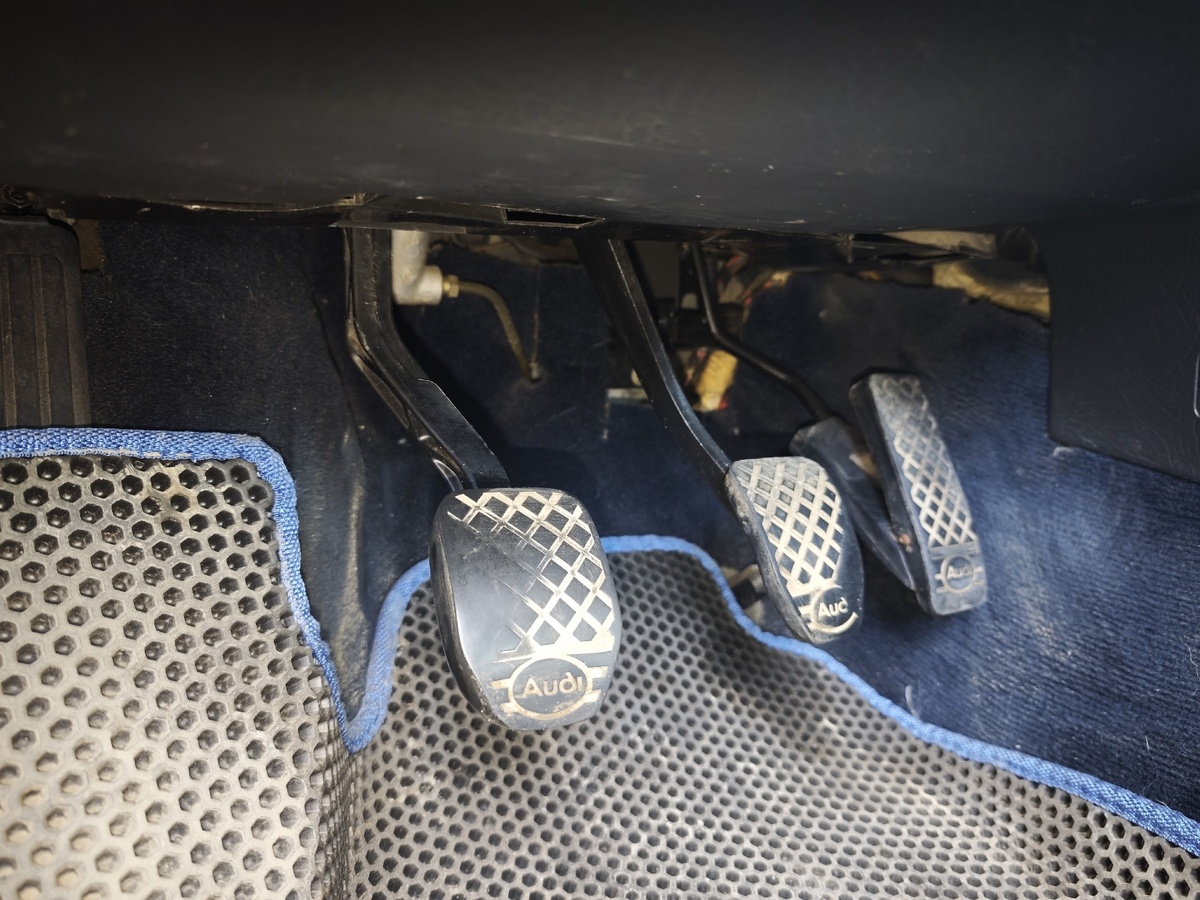    3 вредные привычки, которые мгновенно гробят сцепление. Этим грешат даже опытные водители