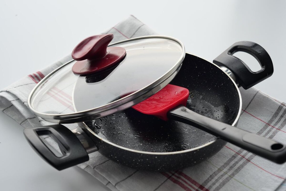    Сотейник с крышкой 123RF/legion-media.ru