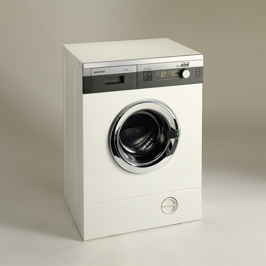 Стиральная машина Ariston LB 412