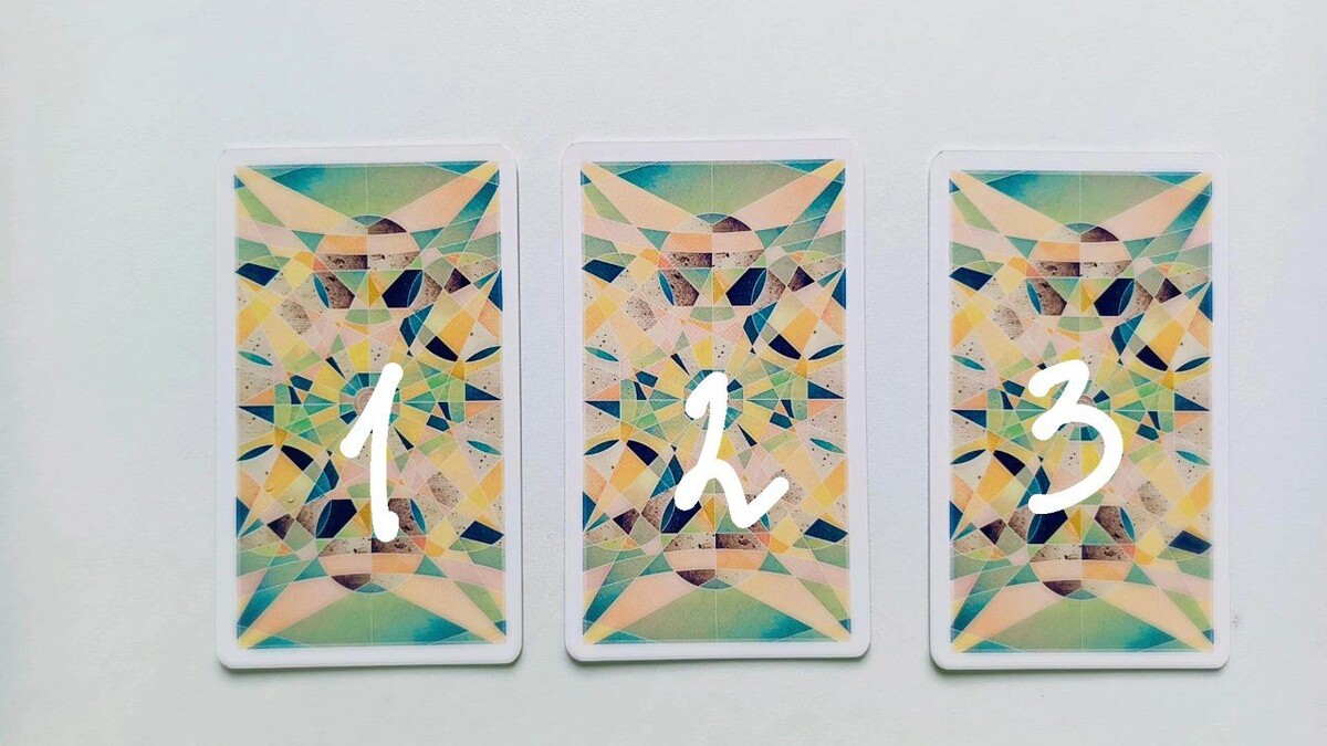 ❓Чем я могу вам помочь❓Моё имя Алия, я занимаюсь таро терапией, работаю со страхами, фобиями, тенью, через подсознание и разговор с душой Я люблю работать с бессознательным и подсознанием, просматриваю людей через видение и понимание мужской и женской психологии. Помогу пережить развод, выход из тяжёлых отношений, наладить семью, встретить новую любовь. А еще я люблю тему денег и бизнеса, регулярно провожу консультации по поводу реализации себя, поиска себя, и тд увеличения дохода в разы. Помогаю выйти из застоя, понять в чем ваш путь, где вы остановились, как понять и найти себяПоддержать канал, ваша благодарность 🙏Связаться со мной 8 982 494 04 24