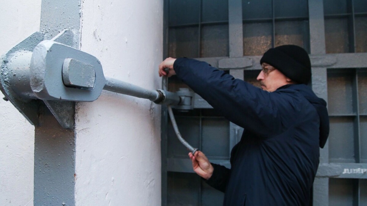 Валентин Спринчак/ТАСС. К 12 сентября было проведено почти 4000 проверок потенциальных бомбоубежищ. Фото: Валентин Спринчак/ТАСС