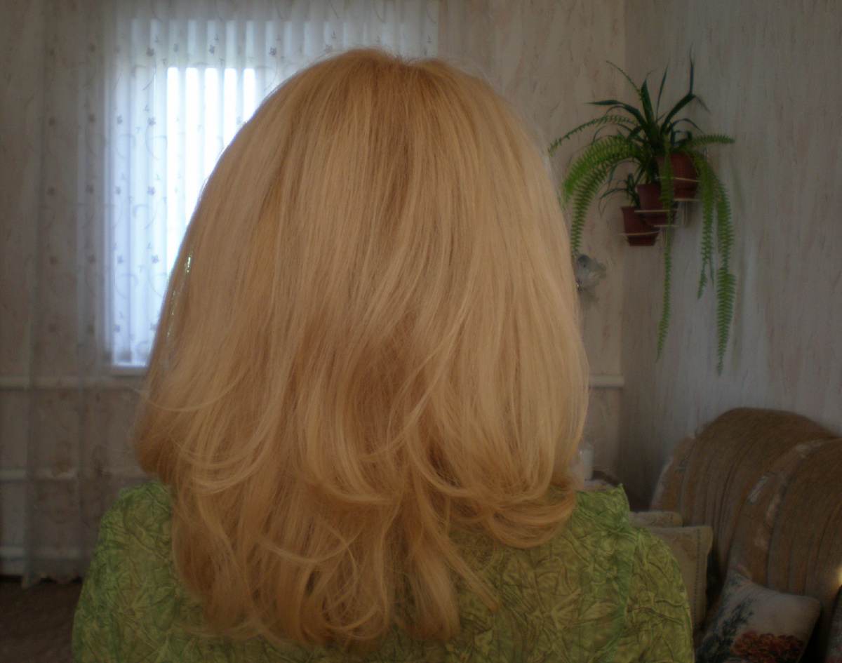 Залакировано!.. Заметно, что волос очень мало и они тонкие, но это не портит внешний облик.