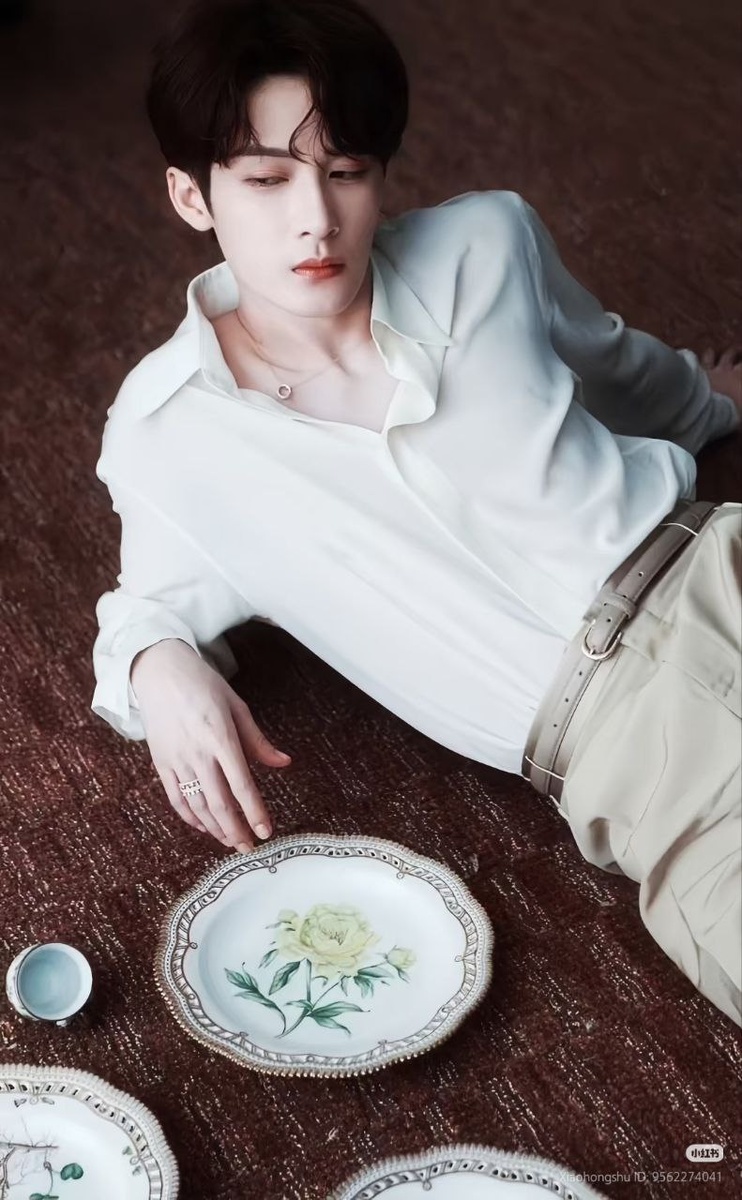 Тань Цзяньцы. Листайте...