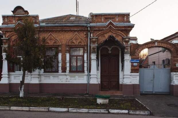 Ейск: Два мира одного города. Улицы частного сектора и благоустроенный 2-й микрорайон