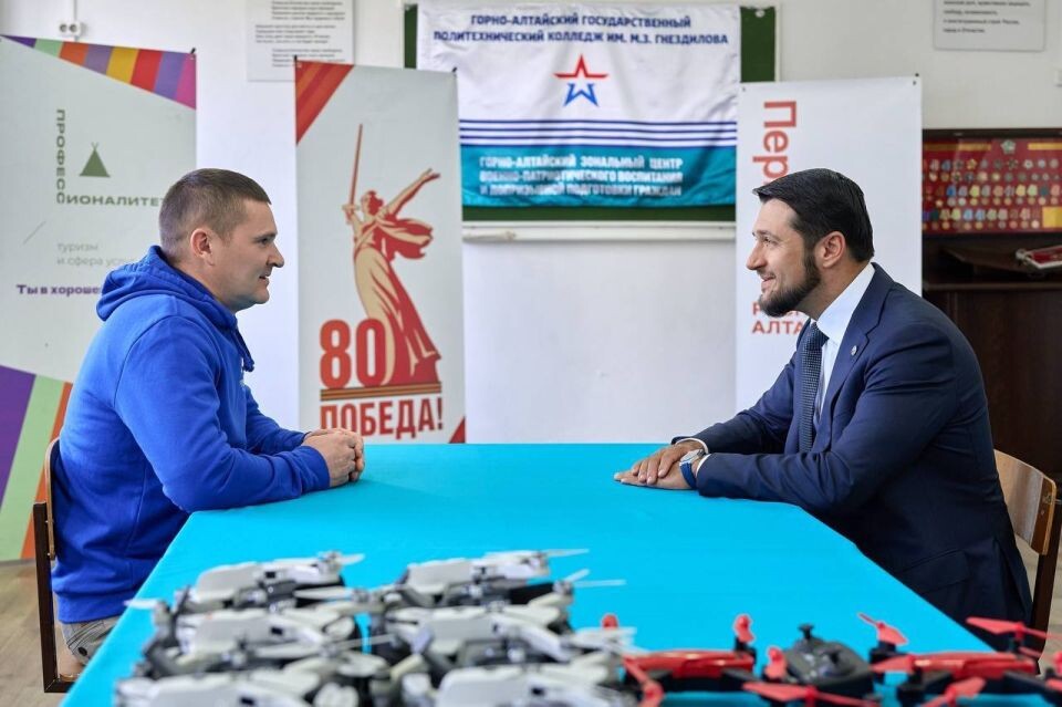    Встреча Александра Прокопьева и Сергея Чигирева. Источник: Руслан Каппес / "Толк"