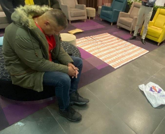    Кому нёс деньги Алекси РаумоАлександр Гнетнев / Фактор