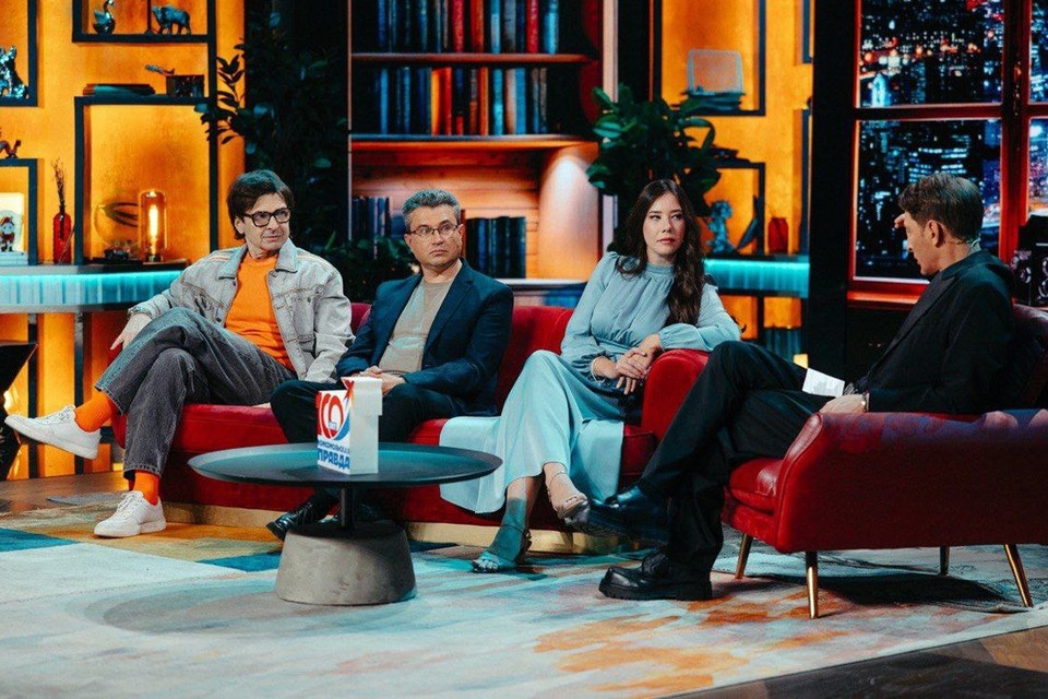    Слева направо: Александр Анатольевич, Павел Садков, Наталия Кудряшова и Павел Воля, который признался в любви к нашей газете. Фото: ТНТ