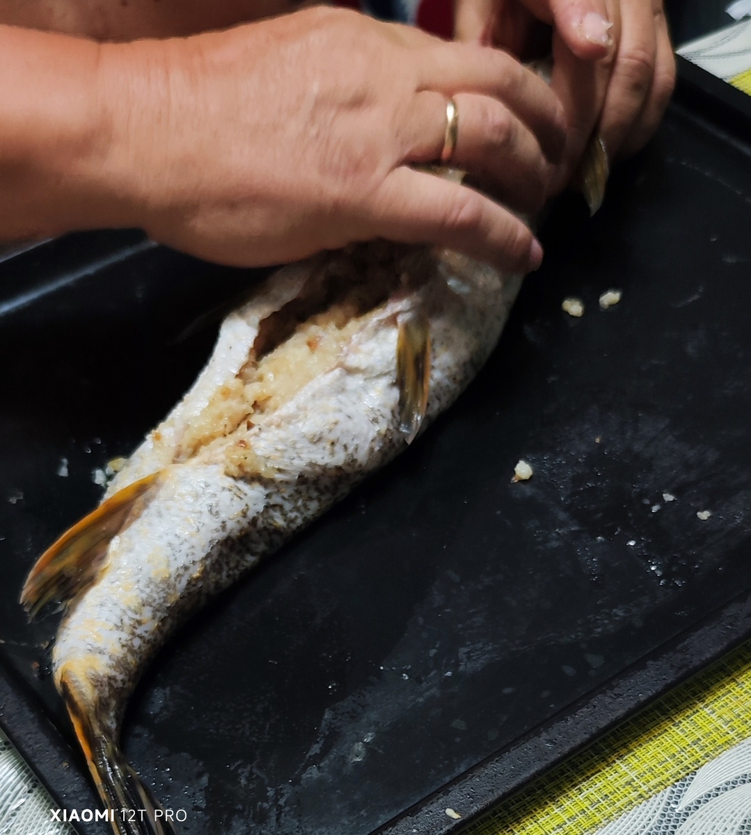 Сергей наполнил брюшко.