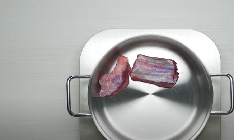 Похлёбка «Мужская радость»: как превратить минимум мяса в наваристый суп с характером