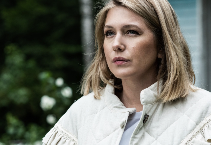 Андоленко — одна из самых популярных молодых актрис. Фото: кадр сериала "Спасская"