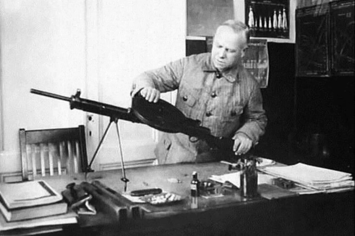    Главное достижение Дегтярева — создание в 1927 году ручного пулемета ДП.