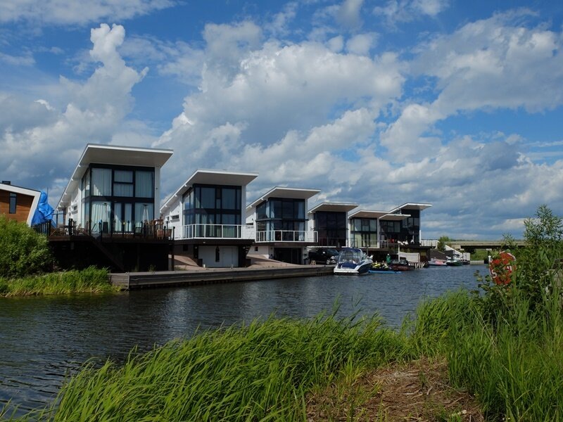 Частные домики с личным причалом