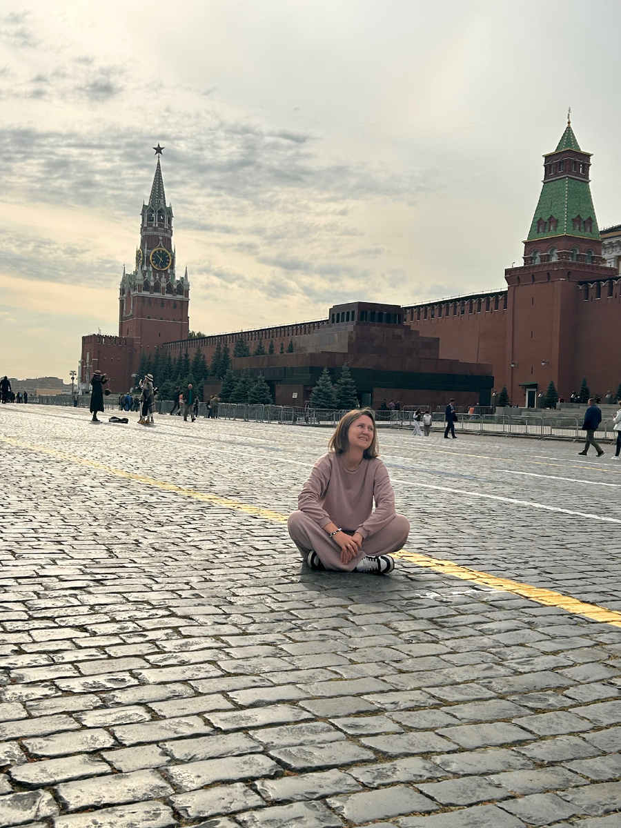 Настя, 35 годиков, впервые на Красной площади.