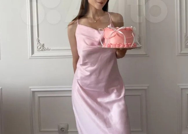 Нужен был торт под цвет платья