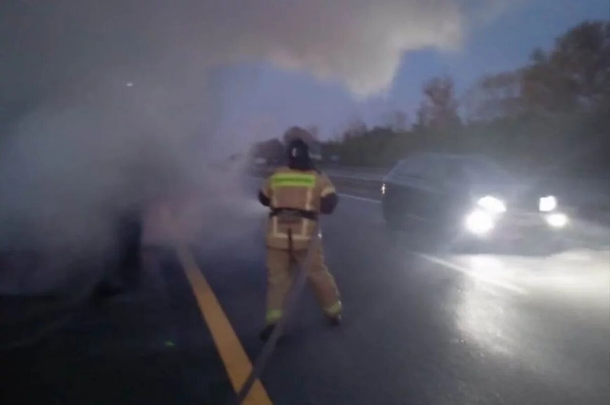    В Тульской области за сутки потушили автомобиль и балкон