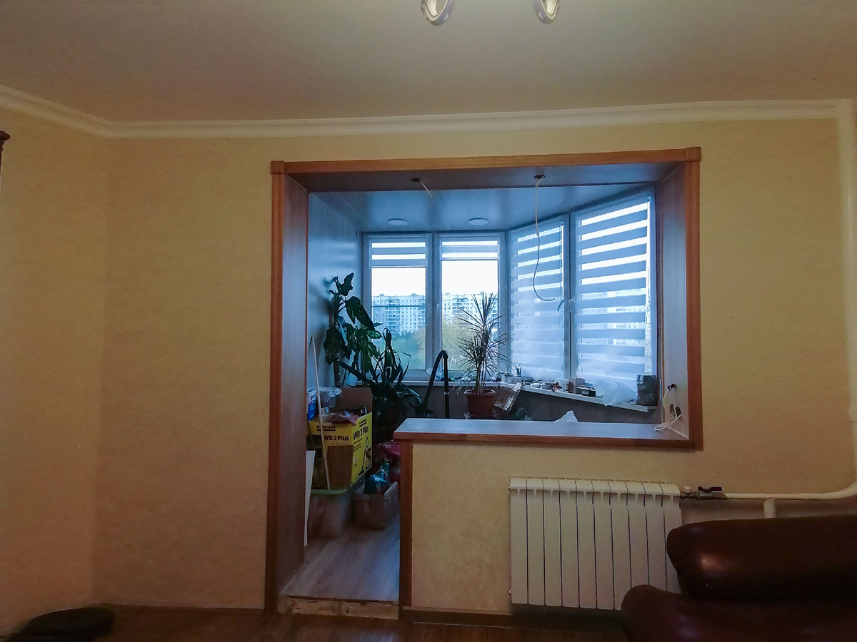 Портал из дуба на балкон