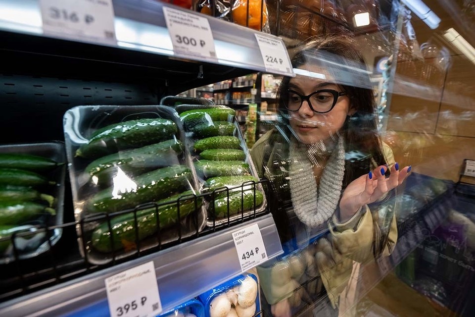    Огурцы подорожали на 19,2 процента. Юлия ПЫХАЛОВА