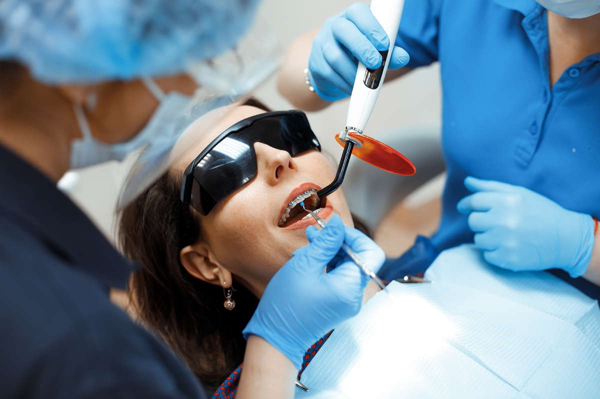 Фотография взята с сайта стоматологии Дмитрович Фэмили https://www.dmitrovich.ru/