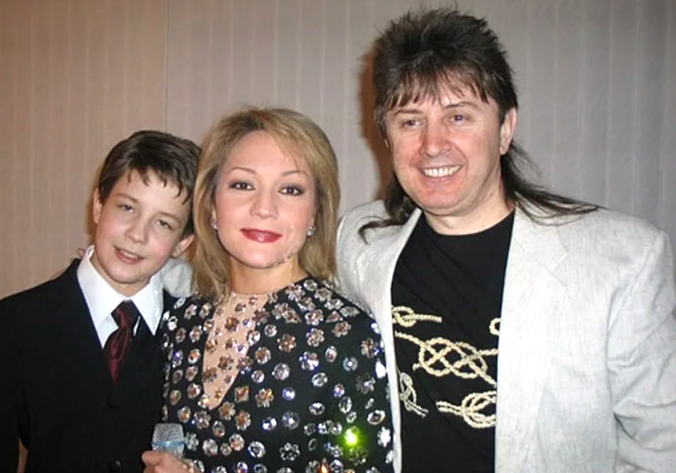 на фото Татьяна Буланова с Николаем Тагриным и сыном Александром