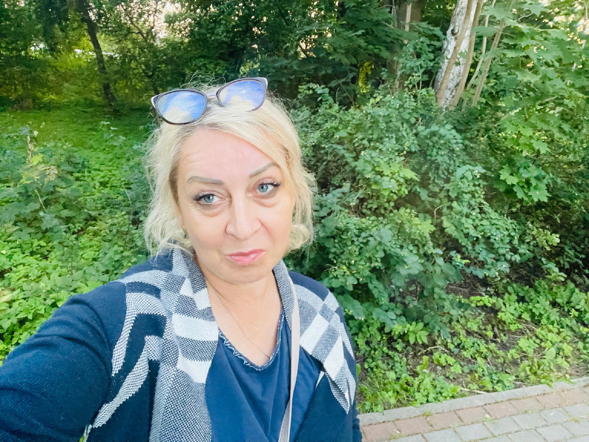 Всем привет! Меня зовут Светлана, мне 54 года) Живу я в маленьком городе в Калининградской области.