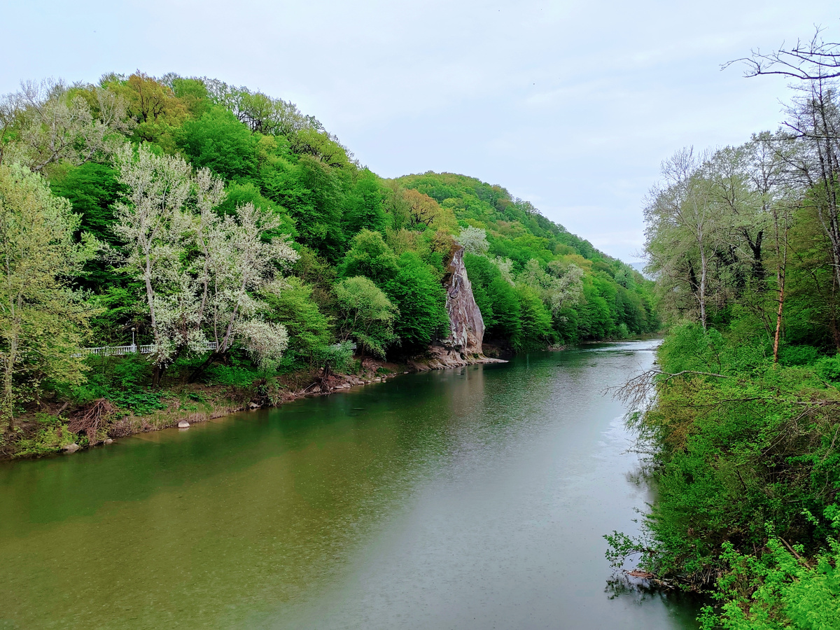 Скала Петушок. Вид с Моста Надежды. Горячий Ключ. Фото автора