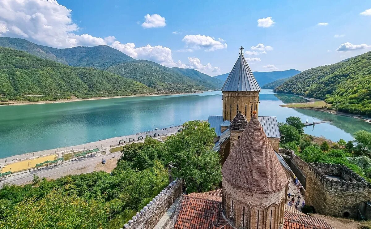    Продажи туров в Грузию выросли в разы. Во сколько обойдется отдых там осенью?