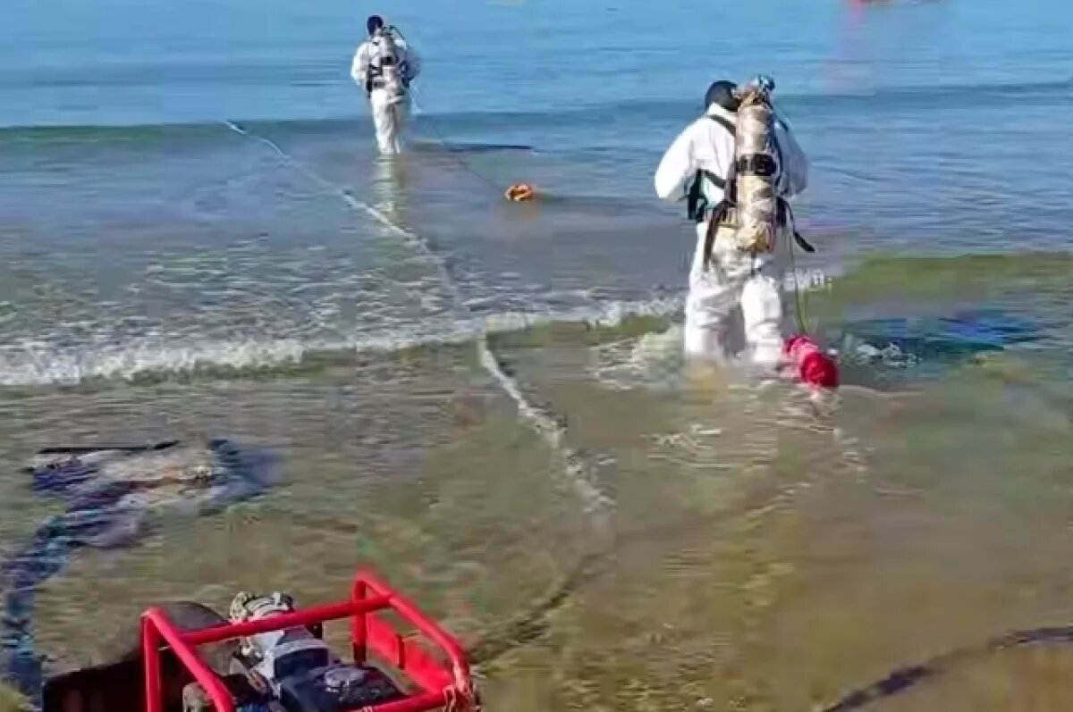    С морского дна возле берегов Анапы и Темрюкского района собрали весь мазут