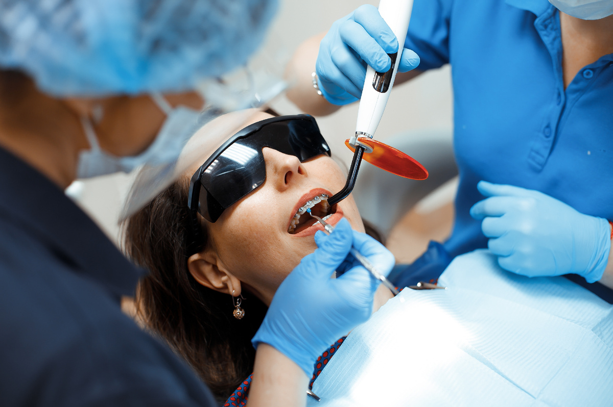 Фотография взята с сайта стоматологии Дмитрович Фэмили https://www.dmitrovich.ru/