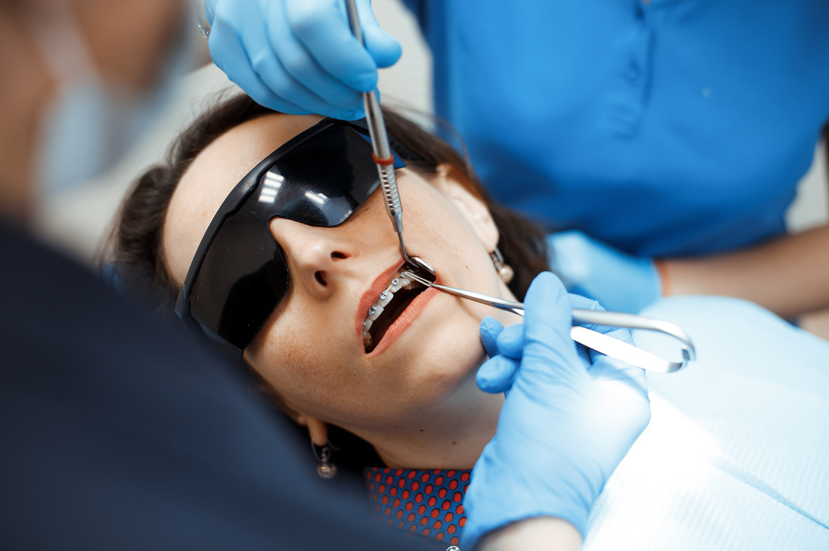 Фотография взята с сайта стоматологии Дмитрович Фэмили https://www.dmitrovich.ru/