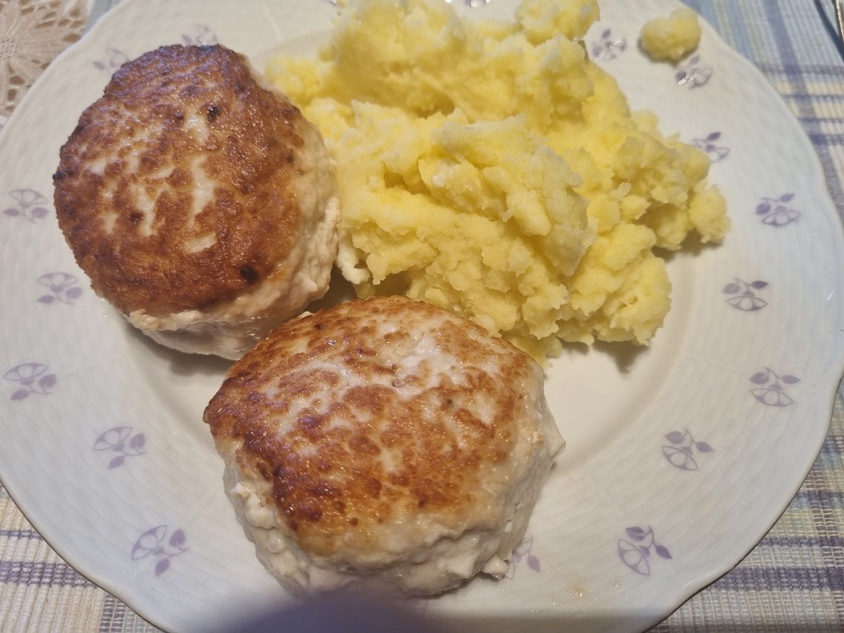    Лайфхак от немецких хозяек: 2 секретных ингредиента для котлет, которые не дадут им быть сухими - взяла на заметку