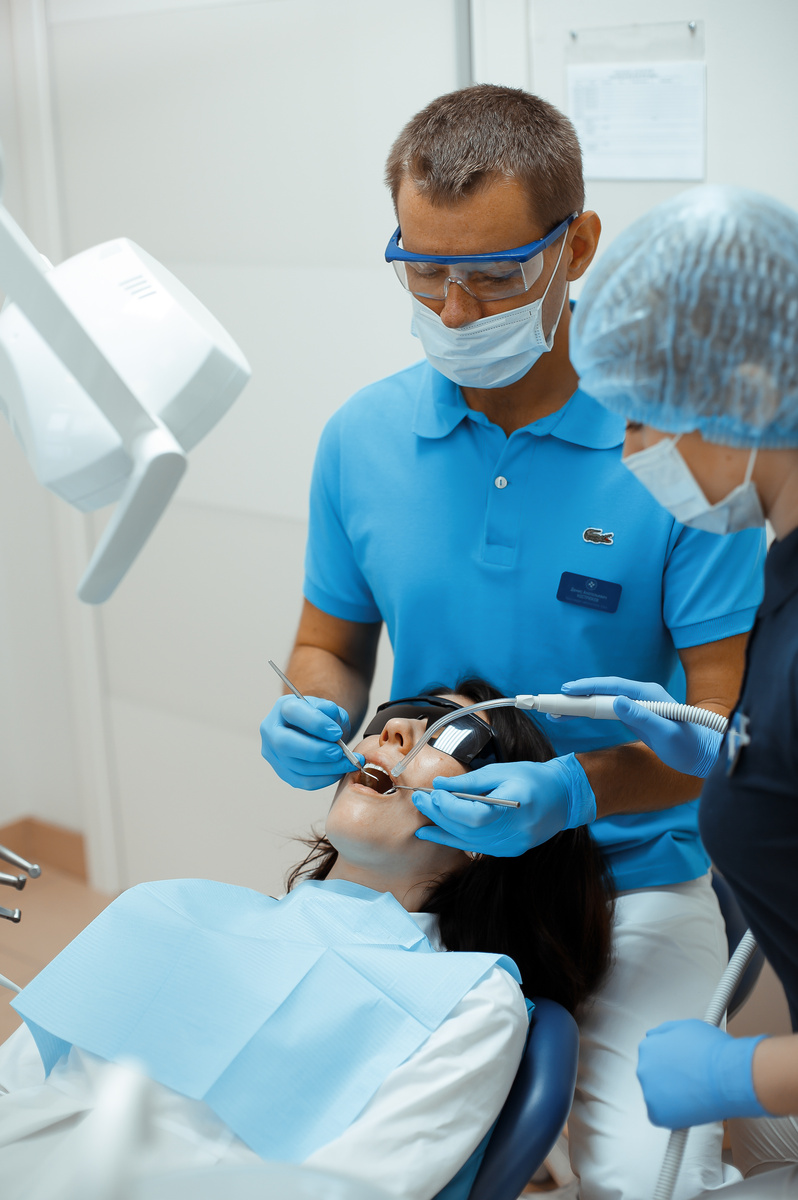 Фотография взята с сайта стоматологии Дмитрович Фэмили https://www.dmitrovich.ru/