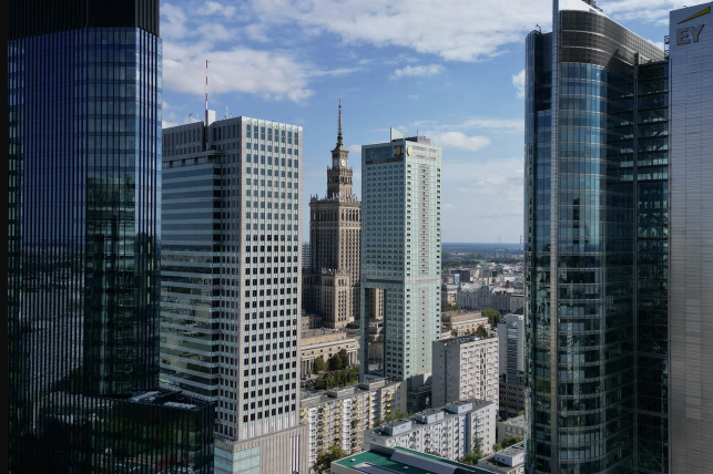 Небоскрёбы в Варшаве, 2023 год. Польша и другие бывшие советские сателлиты значительно опередили Россию по темпам экономического роста © KACPER PEMPEL/REUTERS