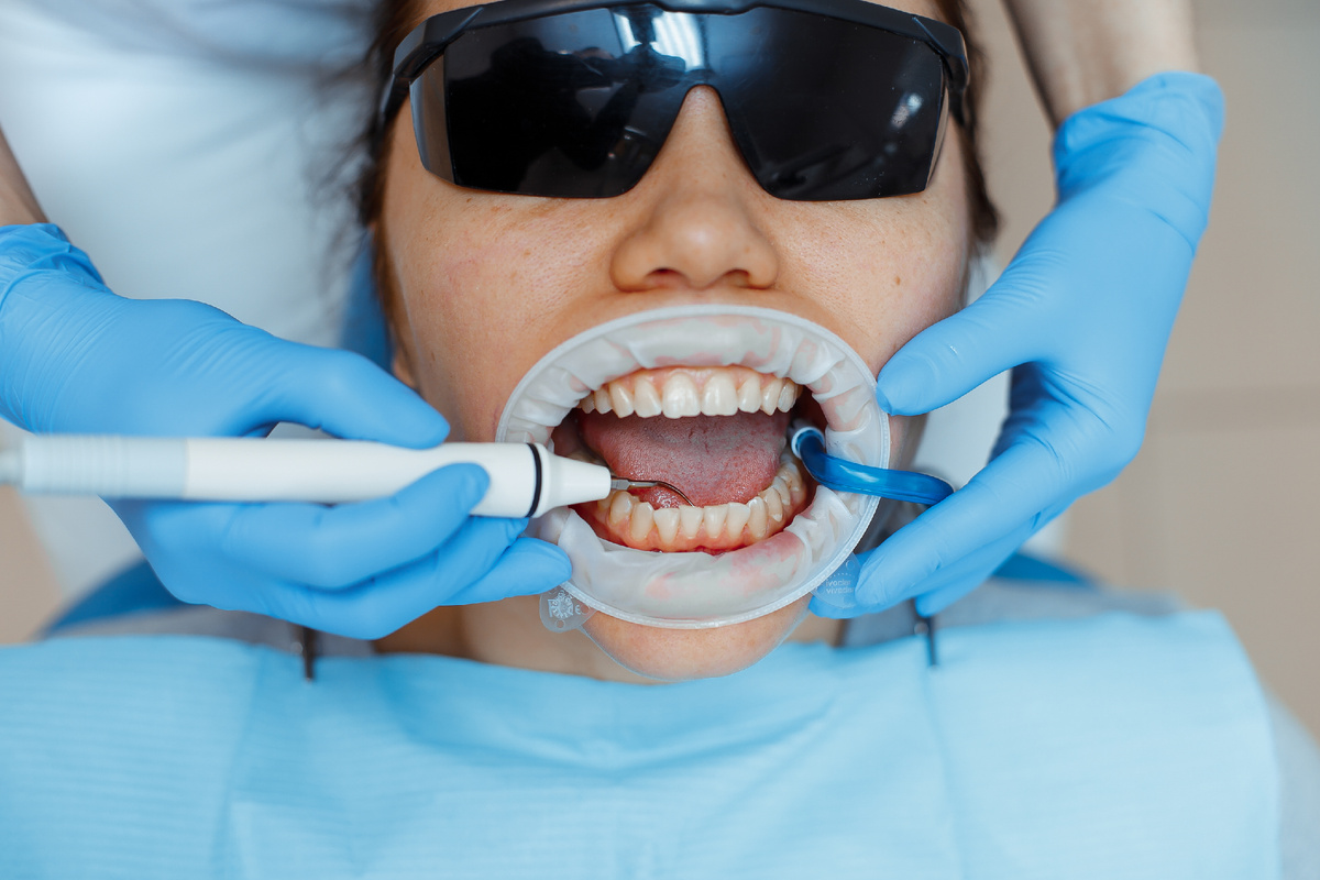 Фотография взята с сайта стоматологии Дмитрович Фэмили https://www.dmitrovich.ru/