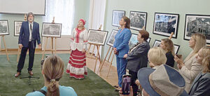 Автор Сергей Поливец открывает свою выставку фотографий. / ФОТО автора Администратор  📷
